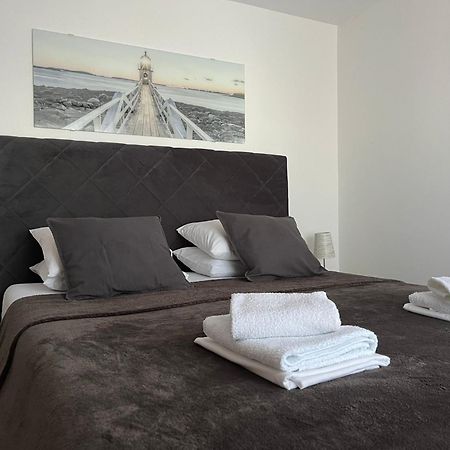 Feral Apartment Sveti Juraj Bagian luar foto