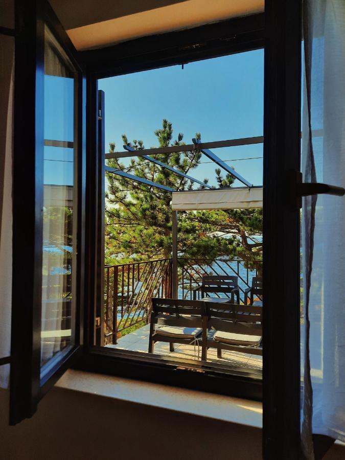 Feral Apartment Sveti Juraj Bagian luar foto