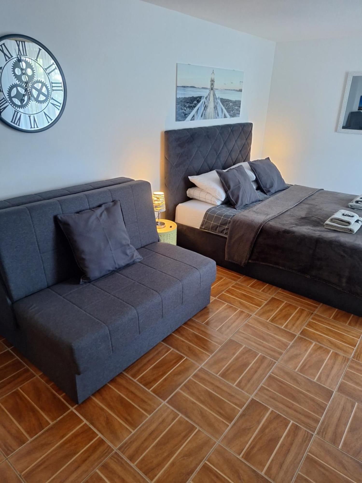 Feral Apartment Sveti Juraj Bagian luar foto