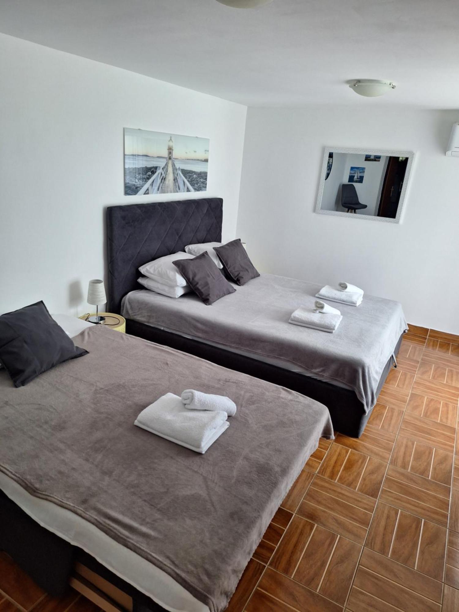 Feral Apartment Sveti Juraj Bagian luar foto